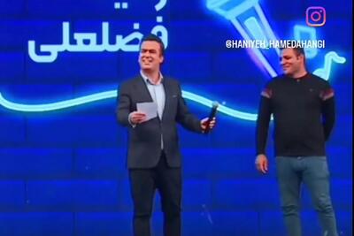  آواز افتضاح؛ پسره گند زد به آهنگ مورد علاقه حامد آهنگی