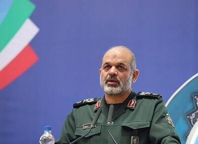 سردار وحیدی: در اتفاقات اخیر تعدادی از نیروی‌های امنیتی و مردم ما شهید شدند، اما غربی‌ها آنقدر جاهل و نادان هستند که در روز روشن از جنایت دفاع می‌کنند + فیلم