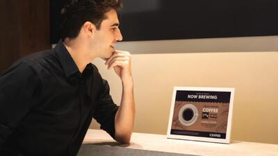  سامسونگ نمایشگر باریک ۱۳ اینچی E‑Paper را با بدنه فیتوپلانکتونی رونمایی کرد