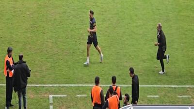 تست از اورونوف در فاصله ۱۰ دقیقه تا شروع بازی