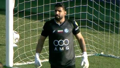 مهار فرعباسی روی شوت بازیکن استقلال خوزستان