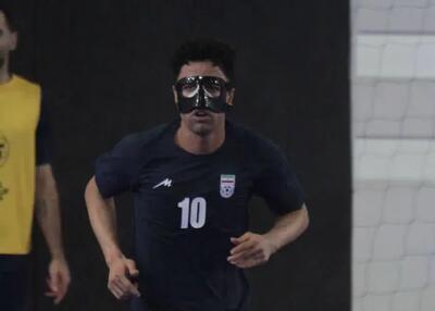 کاپیتان نیو فیس ایران در مصاف با طرفدارانش! (عکس)