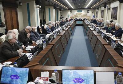 عارف: برای مذاکره با آمریکا اعلام آمادگی کردیم، این بار تضمین می‌خواهیم