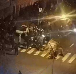 چاقوخوردن در میدان انقلاب به‌خاطر نجات یک آدم