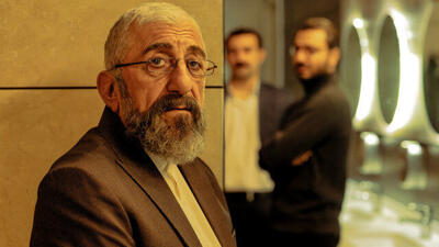 رضا کیانیان در «جهان مبهم هاتف» ویک خبر از ماجرای «رقص باد»