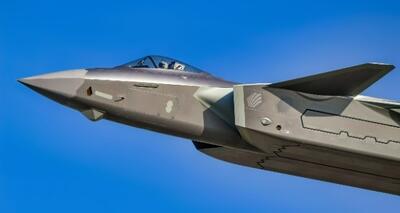 حکمرانی جنگنده J-20 چین؟