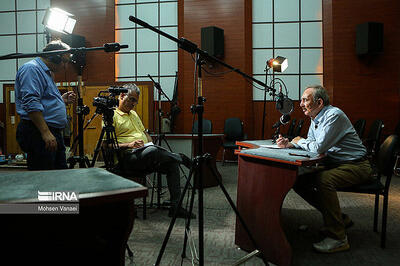 گریه پشت درهای بسته