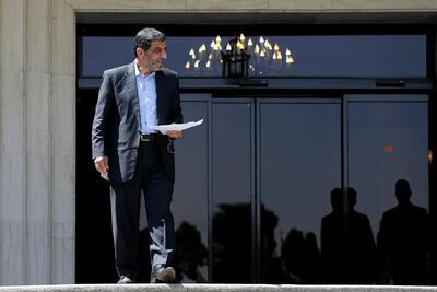 ضرغامی در شبکه ایکس نوشت: تن آبراهام لینکن در گور خواهد لرزید/  تنگه هرمز، پایان رجزخوانی‌های ترامپ!