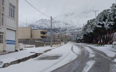 ویدیو / بارش برف سنگین در شهر سی سخت، پای کوه دنا