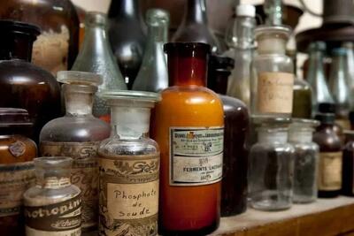 از سر مارمولک جوشانده‌شده تا مدفوع انسان: نسخه های عجیب پزشکان رنسانس برای درمان بیماری‌ها