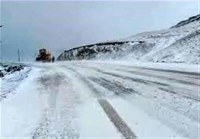 برف و باران جاده‌های خراسان رضوی را فرا گرفت