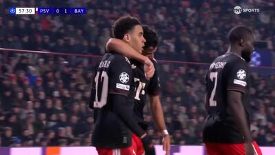 گل اول بایرن مونیخ به آیندهوون (جمال موسیالا)