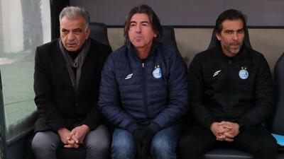 ساپینتو تنها در خط مقدم