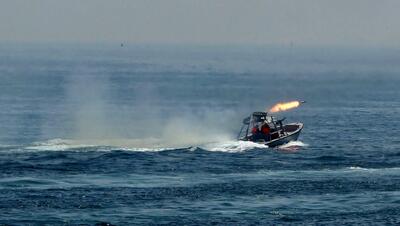 ادعای آسوشیتدپرس: ایران قصد دارد که هفته آینده یک مانور نظامی برگزار کند/ این مانور شامل شلیک در تنگه هرمز خواهد بود