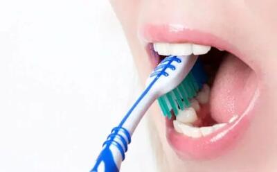  بعد از خوردن چه چیزهایی نیاز نیست مسواک بزنیم؟