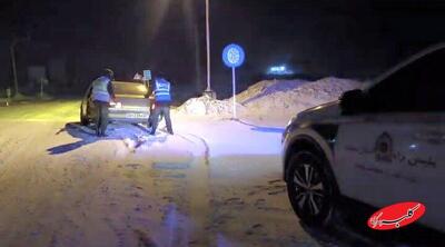  ببینید | گرفتاری مسافران در برف و کولاک محور تکاب – شاهین دژ - کلبه سرگرمی