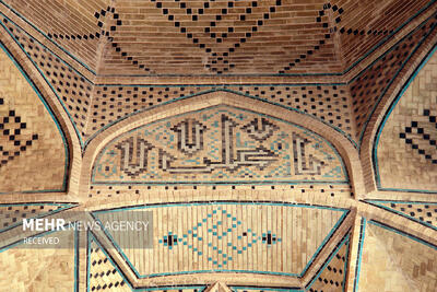  میراث جهانی اصفهان در نم و انکار؛ آبفا شکستگی لوله را گردن نمی‌گیرند