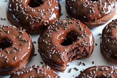 فیلم راز خوشمزه‌ترین دونات‌ها / از خمیر تا گلیز حرفه‌ای