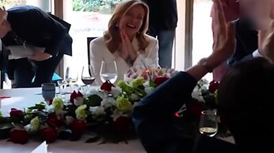 کیک تولد غافلگیرانه برای جورجیا ملونی