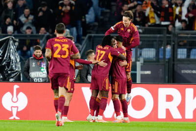 برنامه پخش زنده فوتبال امروز (9 بهمن 1404) + لینک پخش آنلاین