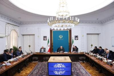 پزشکیان: رفع مشکل نقدینگی صنایع در دستور کار است