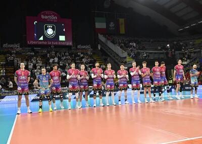  قهرمان جهان باخت نمی‌دهد