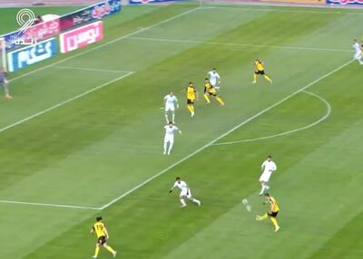 نگاه به نقطه کور، پاس طلایی از احسان