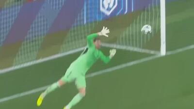 سوپر سیو بی نظیر تیبو کورتوا مقابل بنفیکا!