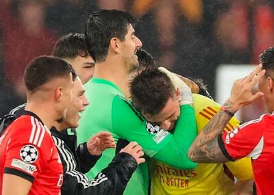 تبریک ویژه کورتوا به دروازه‌بان بنفیکا (عکس)