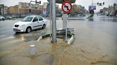  گلایه اهالی مجتمع مسکونی اندیشه آزادشهر از آبگرفتگی در معابر+ فیلم