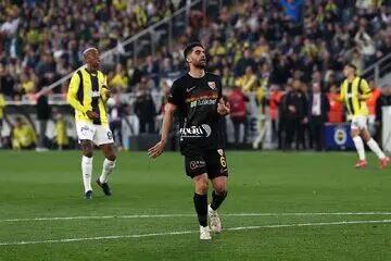 علی کریمی در آستانه بازگشت به ایران