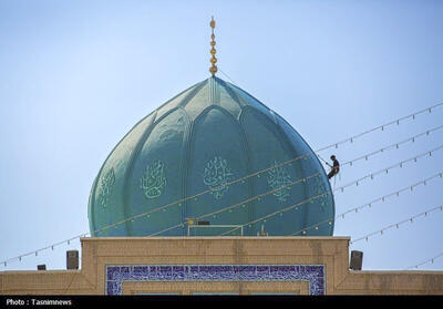 شست‌وشوی گنبدهای مسجد مقدس جمکران