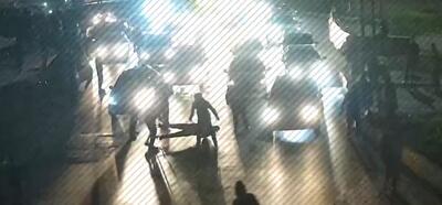 تصاویری از هتک حرمت به تمثال شهدا توسط آشوبگران