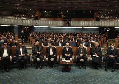  حضور فولادمبارکه در جمع برگزیدگان ۱۰۰ شرکت برتر ایران