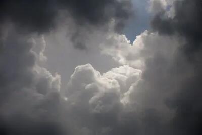 آسمانی ابری و بادی در انتظار تهران