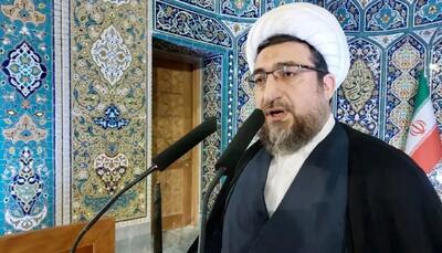 امام‌ جمعه تبریز لباس رزم بر تن کرد