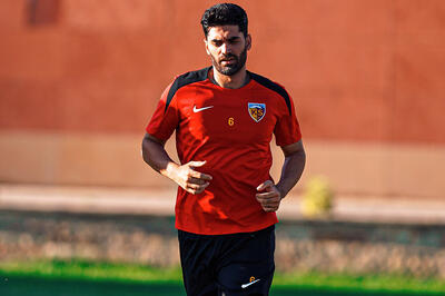 سپاهان در حال مذاکره با علی کریمی