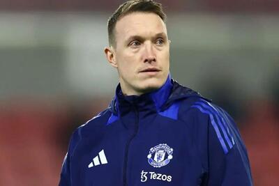 اصرار مدافع سابق منچستریونایتد: لطفاً هافبک دفاعی بخرید