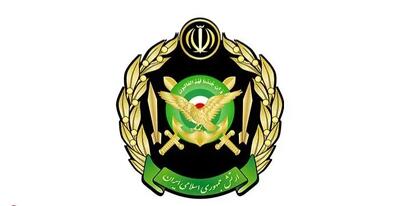 ارتش مقتدرانه کنار سپاه ایستاده است
