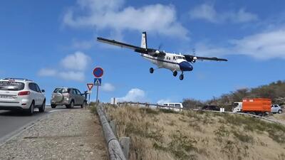 ببینید | فرار از مرگ هنگام فیلمبرداری از هواپیما