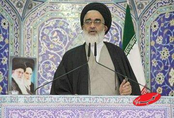 امام جمعه قم: ترامپ می‌داند ورود به جنگ با ایران آغاز مسیری است که پایان آن قابل مهار نیست/ ملت ایران در بزنگاه‌ها منسجم‌تر می‌شود - کلبه سرگرمی