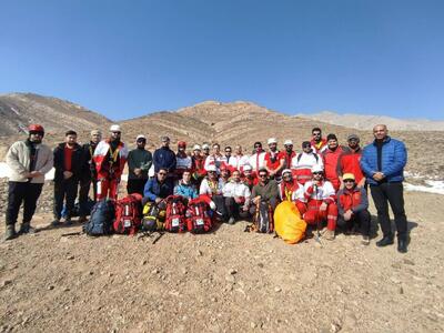  درخشان: هلال احمر سمنان دوره آموزشی نجات در کوهستان را برگزار کرد 