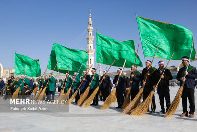  آیین جاروکشی خادمان مسجد مقدس جمکران