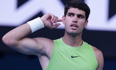 کارلوس آلکاراس 3-2 الکساندر زورف؛ پنج ساعت و ۲۷ دقیقه نبرد هیجان‌انگیز در ورزشگاه راد لیور آرنا - پارس فوتبال