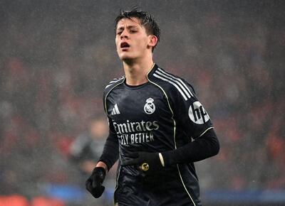 خشم آردا گولر از تصمیم آربلوا در بازی رئال مادرید و بنفیکا / عکس