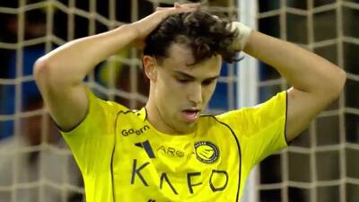 رابونای زیبای فلیکس مقابل دروازه الخلود