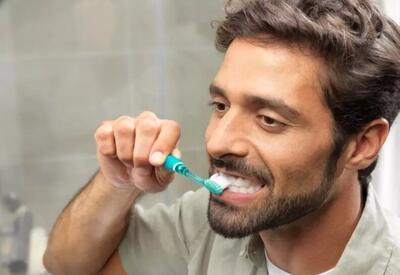  بعد از خوردن این غذاها نیازی به مسواک زدن نیست!