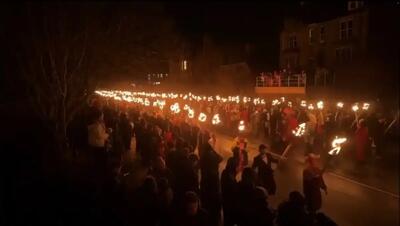  جشنواره آتشین وایکینگ‌ها در جزایر اسکاتلند