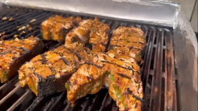  غذای خیابانی ایران و کباب دلفین ماهی غول پیکر