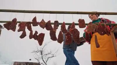  خشک و دودی کردن گوشت در غذای روستایی آذربایجان